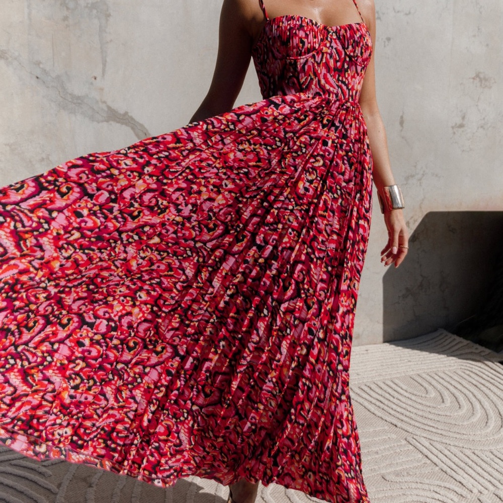 Petal & Pup Achanti Pleated Maxi Dress